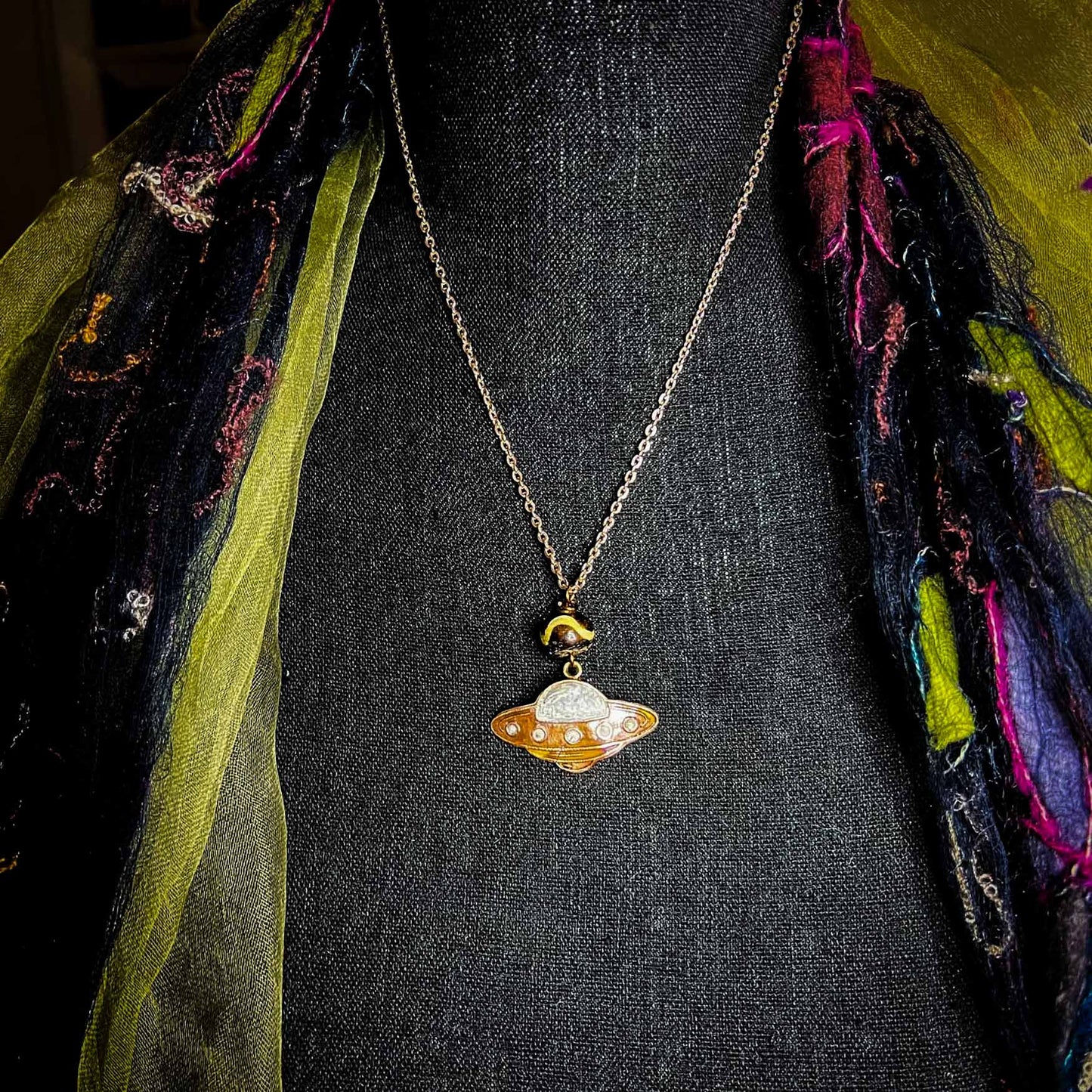 UFO; classic; pendant; copper; Melasdesign Handmade; necklace 