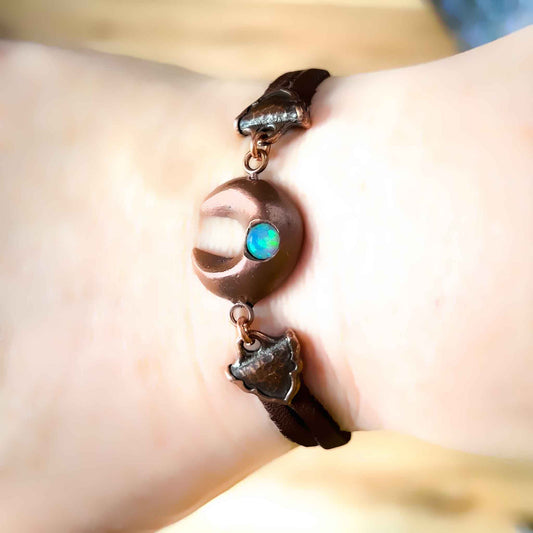 moon; moon water; jewelry; bracelet; amulet; Melasdesign; crescent; copper; cultured opal