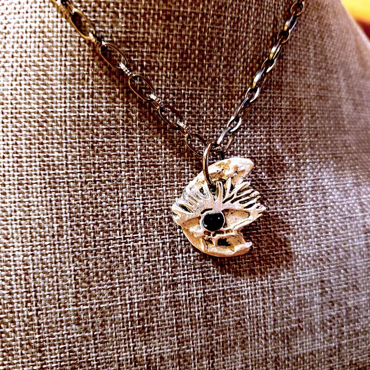 eye of horus; crescent moon; necklace; Melasdesign; handmade