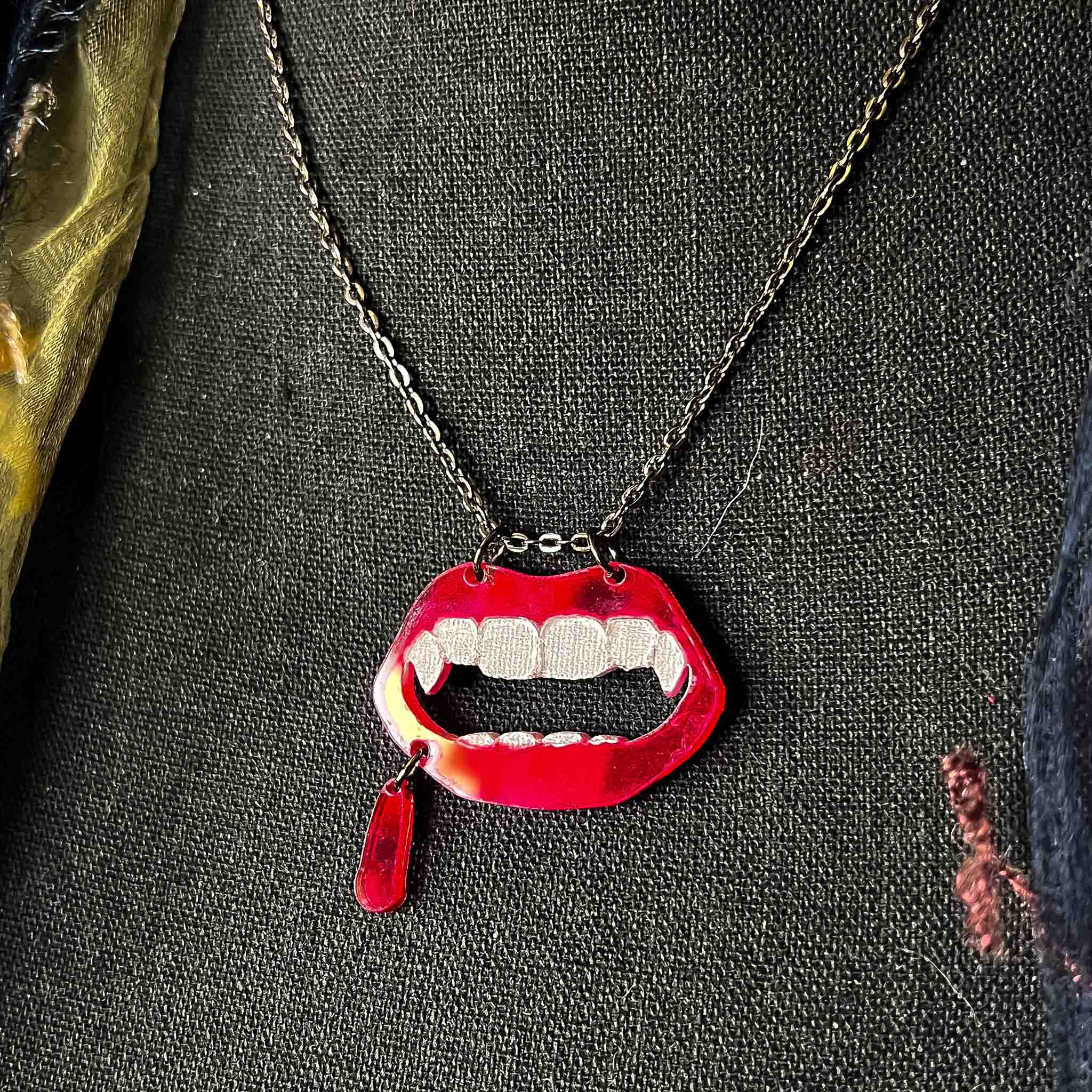 Vampire Mouth Necklace Dripping Red – Melasdesign